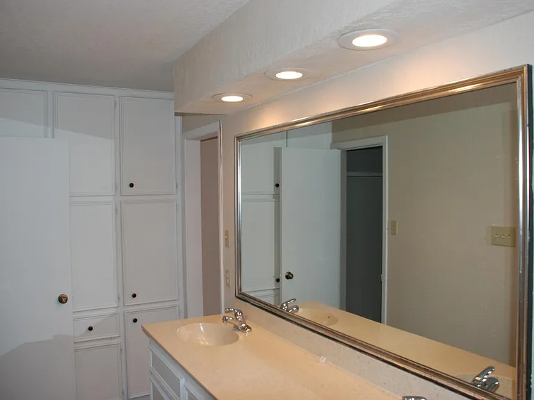 Master bedroom bathroom