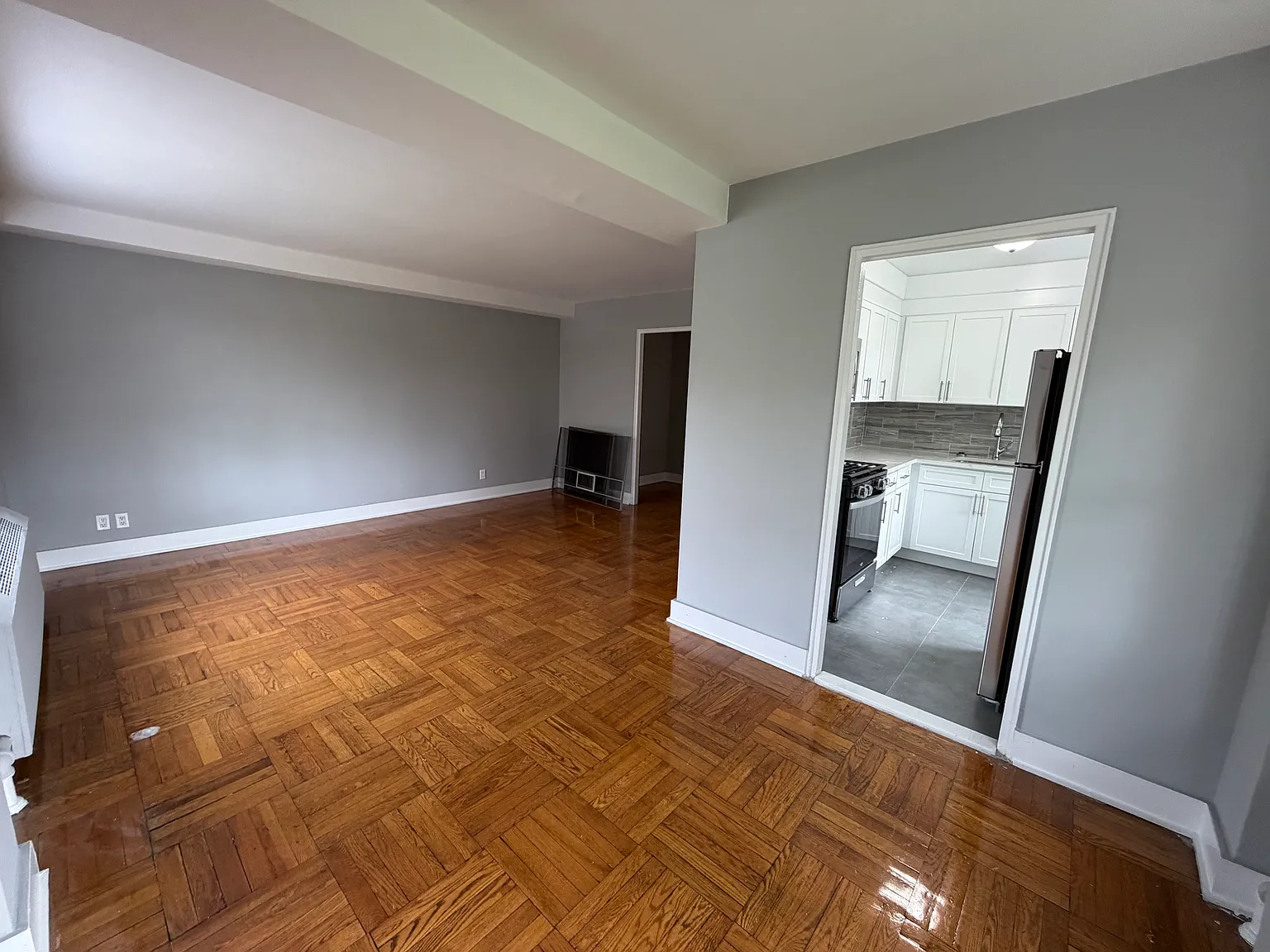 188th St, Fresh Meadows — Photo 3