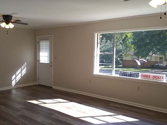 2nd image of 106 E Highland Dr