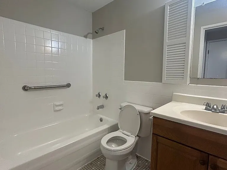 830 Nebraska Ave #5 — Photo 8