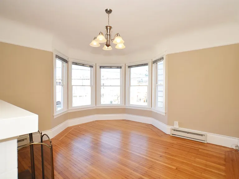 4845 California St #4 — Photo 2