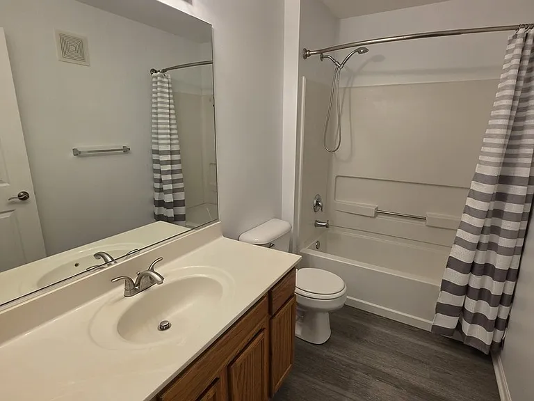 101 Silverstone Dr #101 — Photo 18