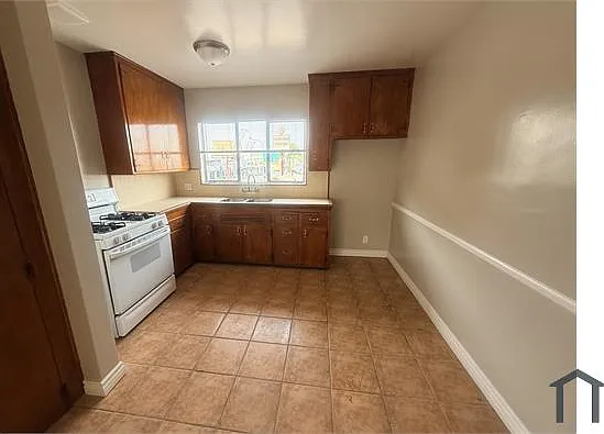 2 bed, 784 sqft, $2,200 — Photo 2