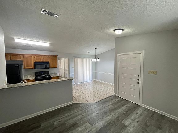 5th image of 3403 S Meadow Dr