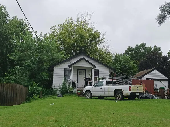 2111 37th St, Des Moines, IA 50310