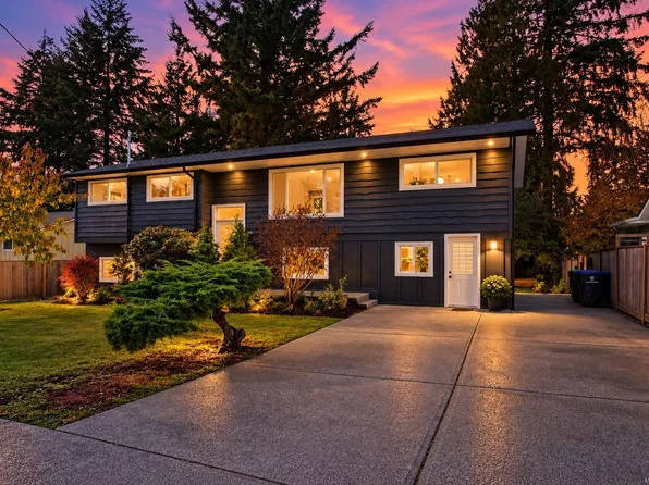 1561 Tull Ave, Courtenay, BC V9N 3J4