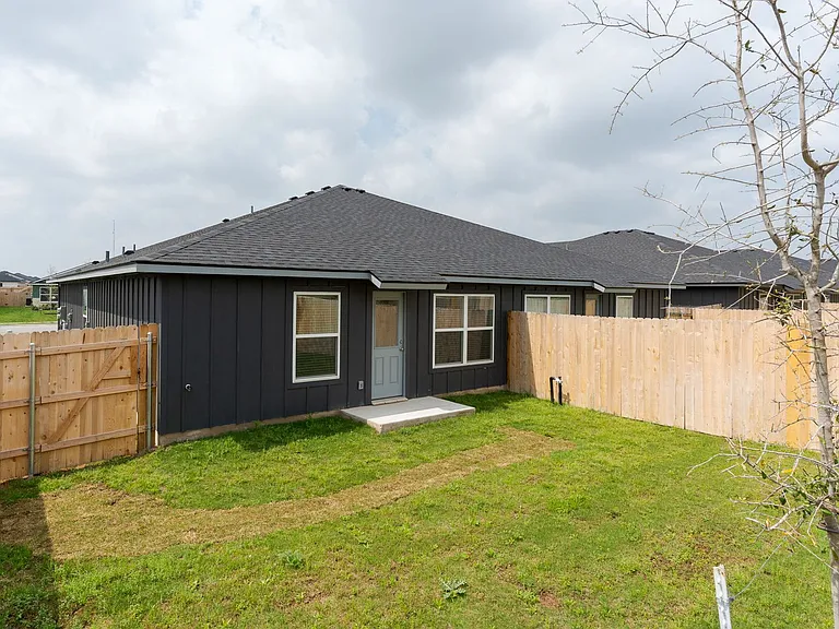 906 Wax Myrtle Ct — Photo 14