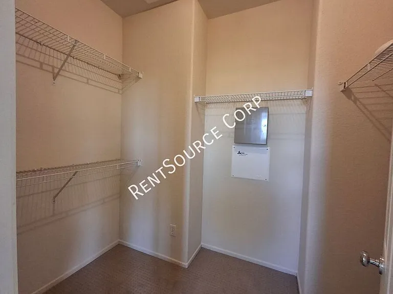 24310 Las Palmas St — Photo 32