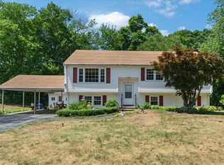 61 Hemlock Dr, Attleboro, MA 02703