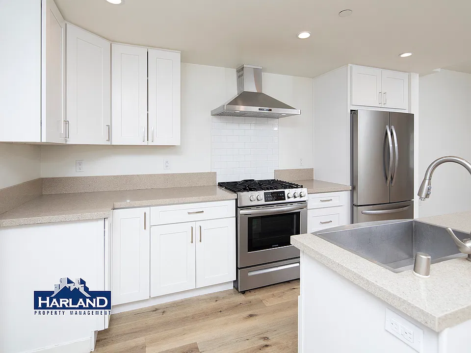 3333 Reynard Way #10