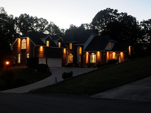 4th image of 5805 Glenlyn Dr