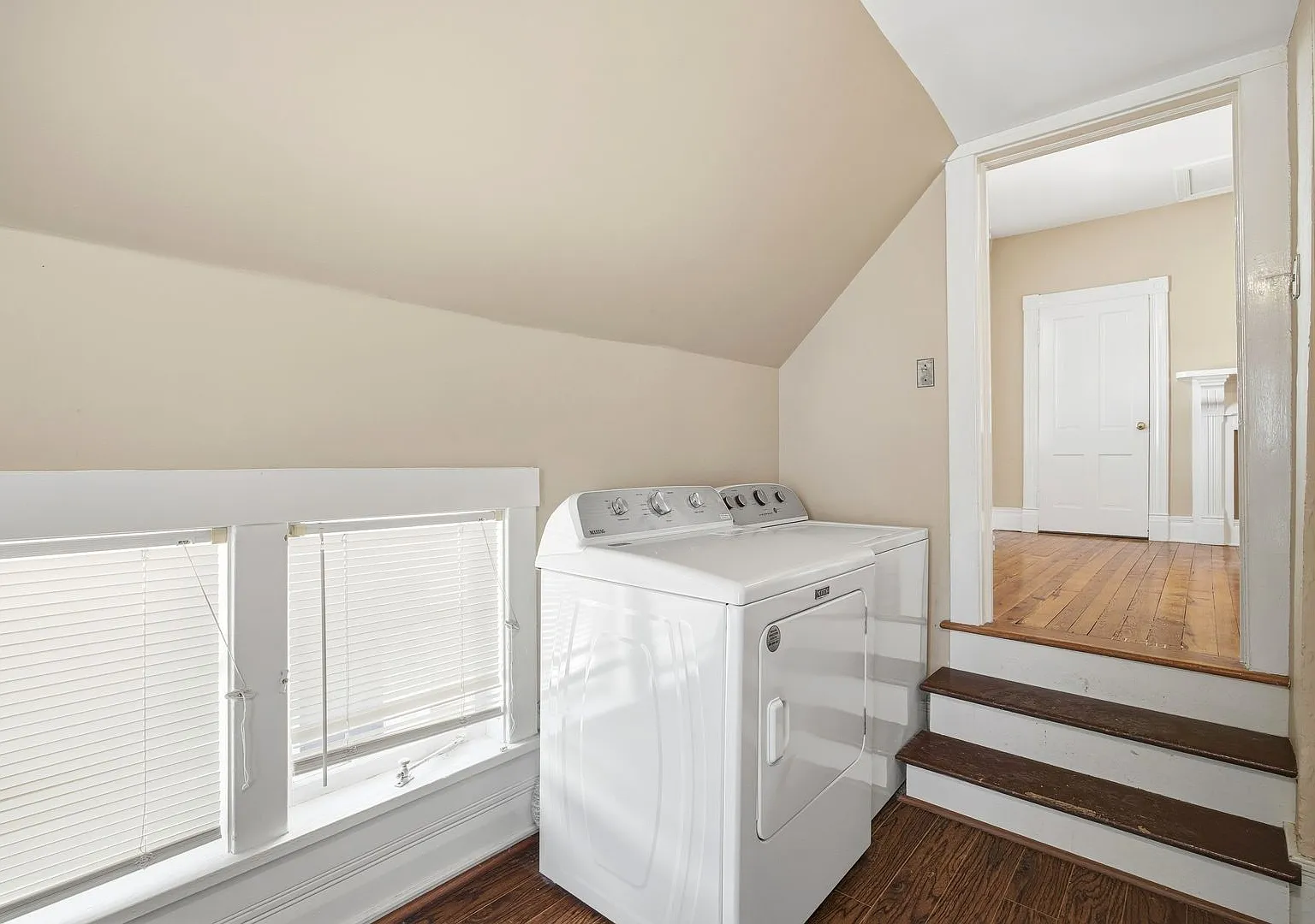 BSV1008 - 6 N Washington St — Photo 4