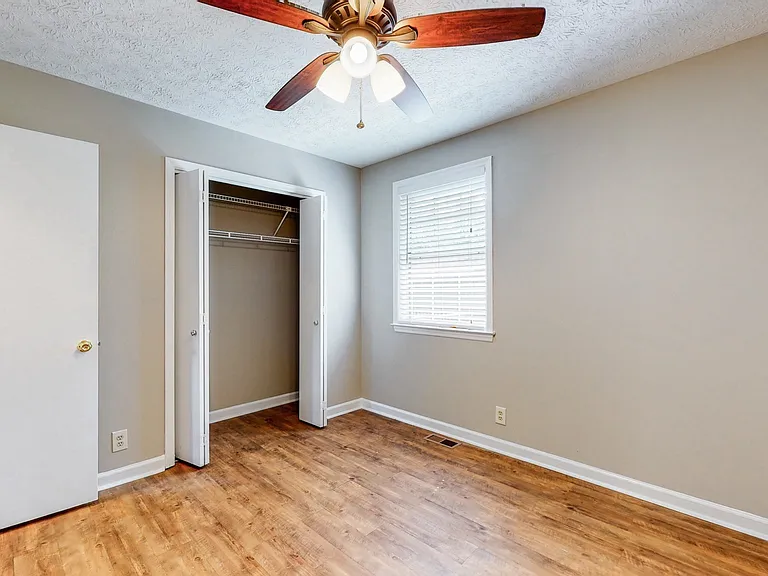 125 Kristen Ct — Photo 9