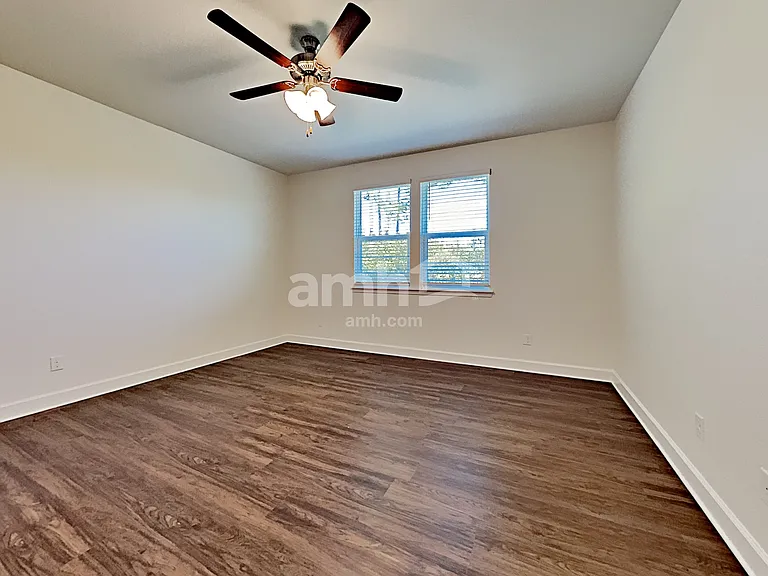481 Sandstone Dr — Photo 5