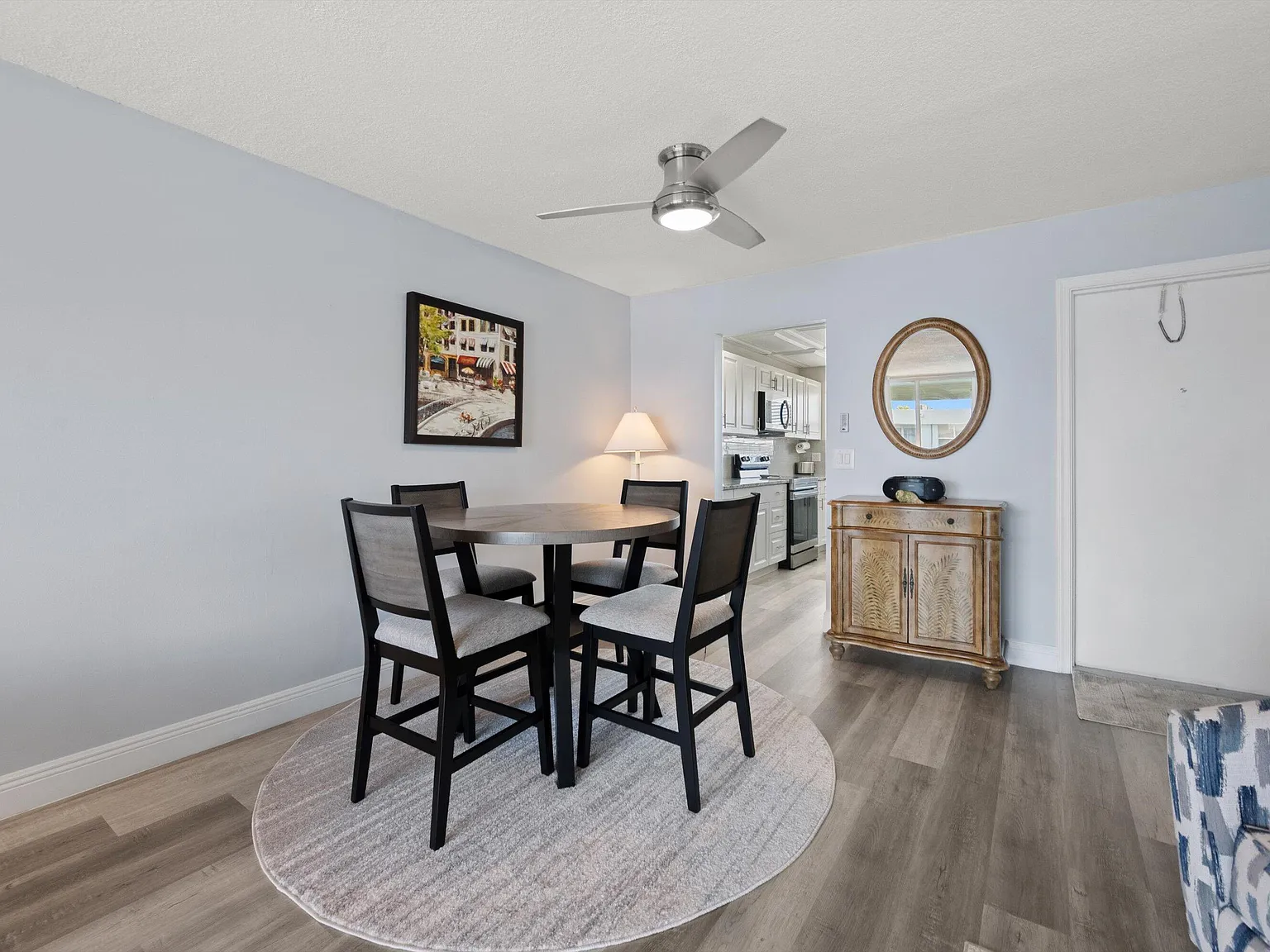 1 bed, 1.5 bath, 758 sqft, $2,200 — Photo 3