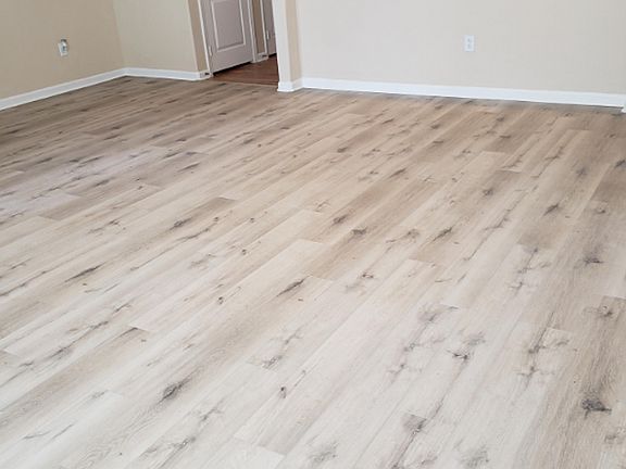 2nd image of 8290 Gate Pkwy #412