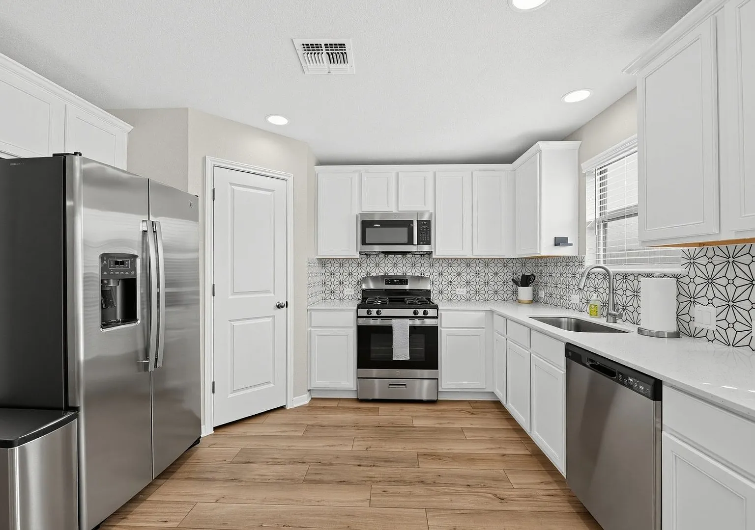 Charming 3BR House in San Marcos — Photo 2