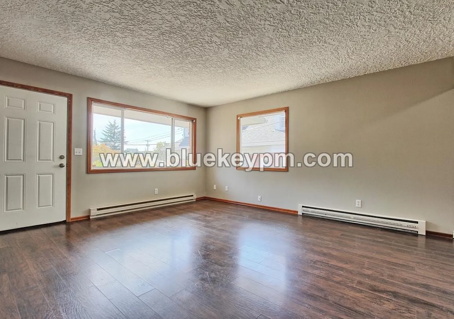 1 Bed, 1 Bath Apartment Located Near Clark College and Easy I-5 Access — Photo 3