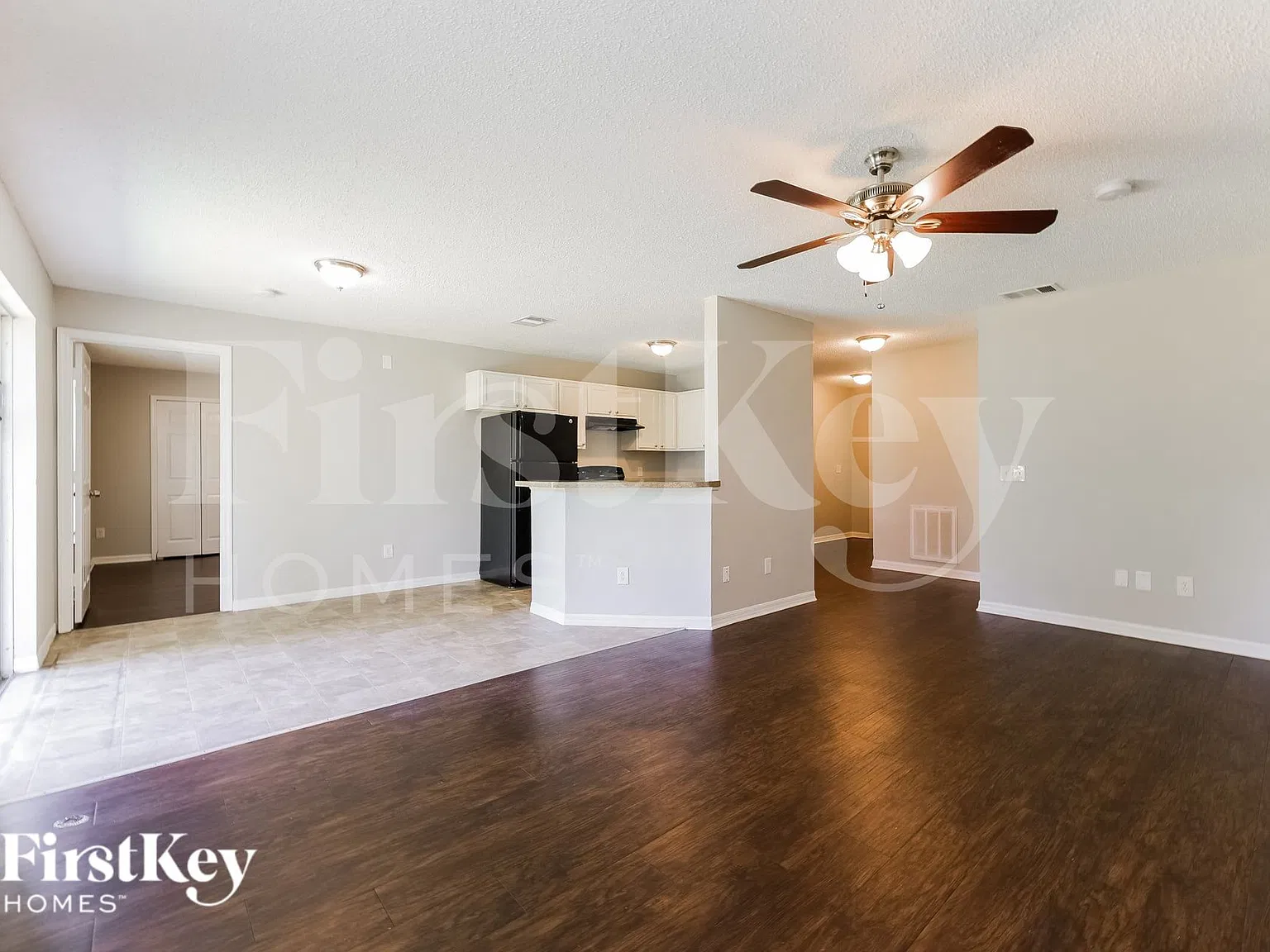 4 bed, 2.0 bath, 1383 sqft, $1,900 — Photo 4