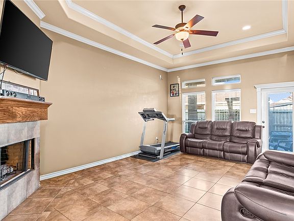 3rd image of 3930 Amadas Dr