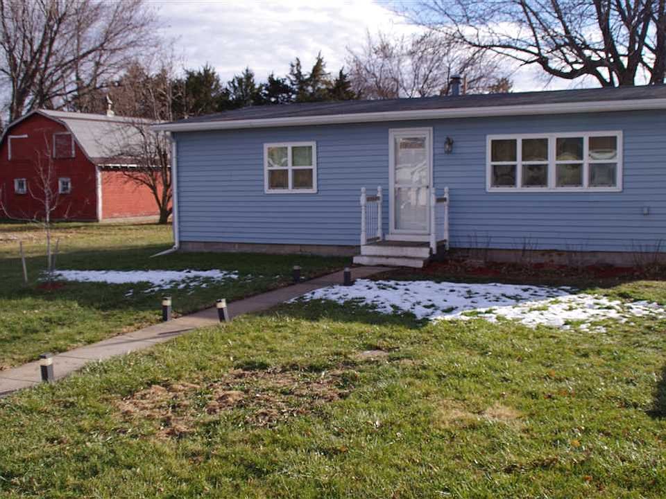 1st image of 304 E Lincoln Ave