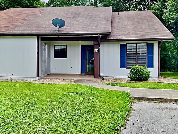 4th image of 22 Eleanor Ln