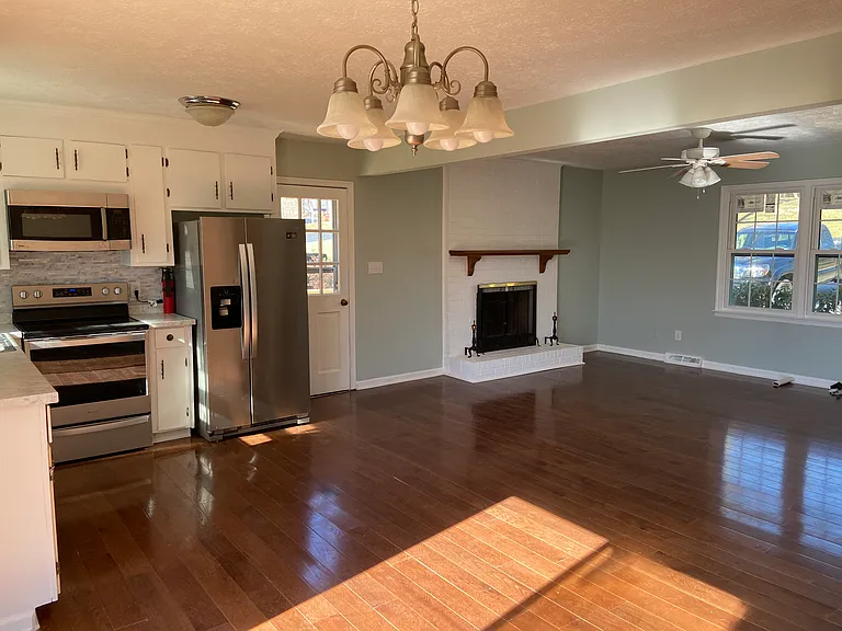 182 Patricia Dr — Photo 16
