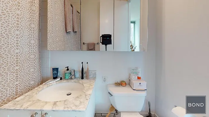 Rented by Bond New York | media 7