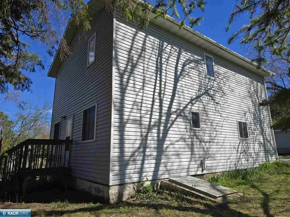 703 6th St NW, Chisholm, MN 55719