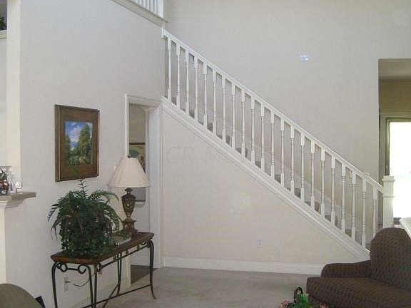 5th image of 989 Starlight Ln