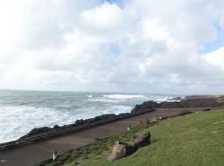1123 N Highway 101 #4, Depoe Bay, OR 97341