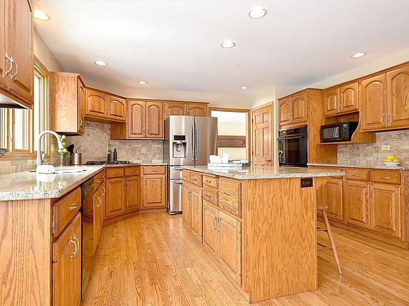 5th image of 9N814 S Leland Ct