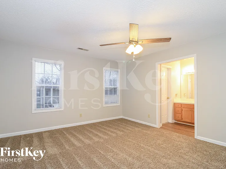2055 Ardmore Village Ln — Photo 13