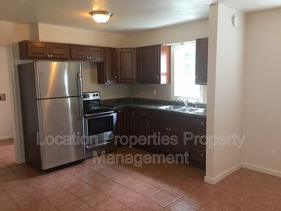 4th image of 1611 W 21st Ter