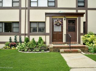 266 Cherry Valley Ave APT A1, Garden City, NY 11530