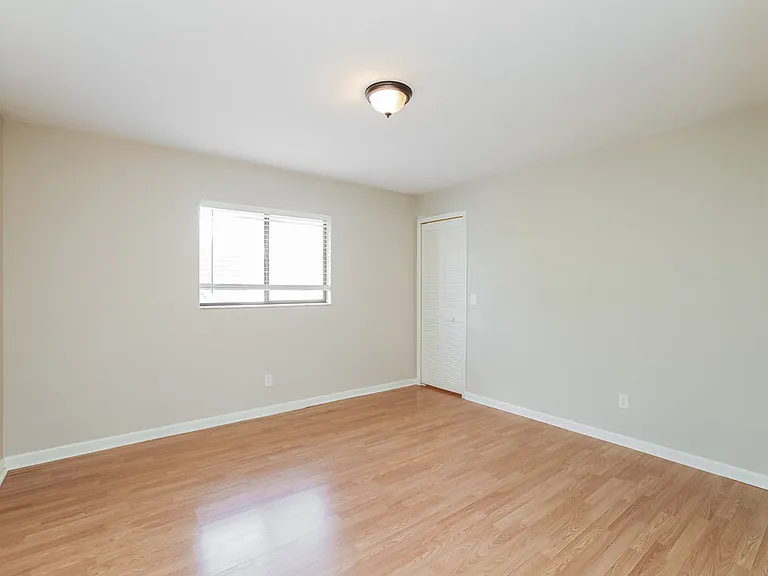 1320 SE 2nd St — Photo 13