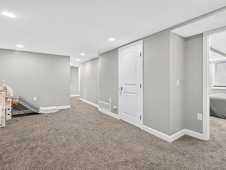 244 Sumner Blvd — Photo 21