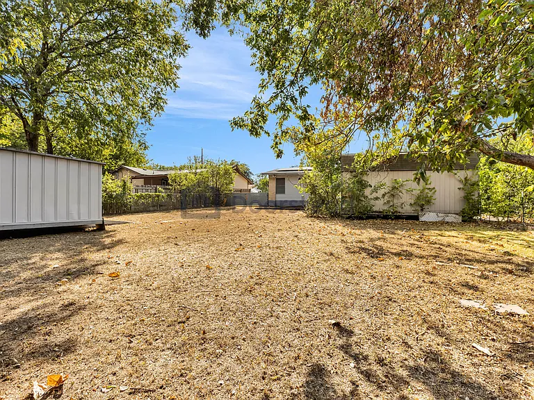 8507 Contour Dr — Photo 29