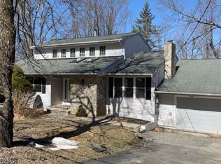 9 Summit Rd, Sparta, NJ 07871