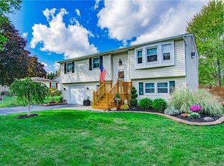 27 E Park Dr, Lockport, NY 14094