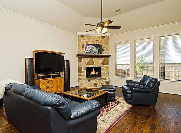 2nd image of 1371 Kirkwood Ln