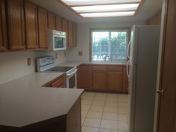 Ample storage in kitchen