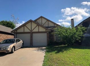 1383 Chinaberry Dr, Lewisville, TX 75077