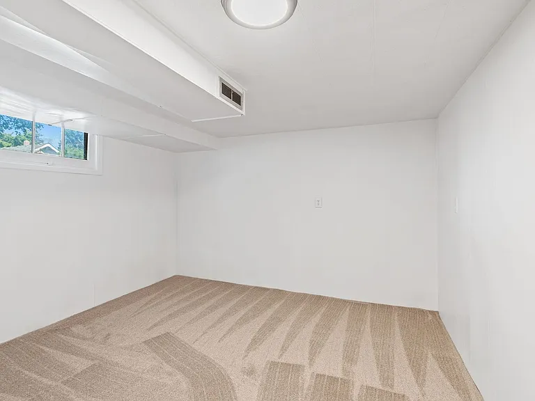 5504 N Post St — Photo 18