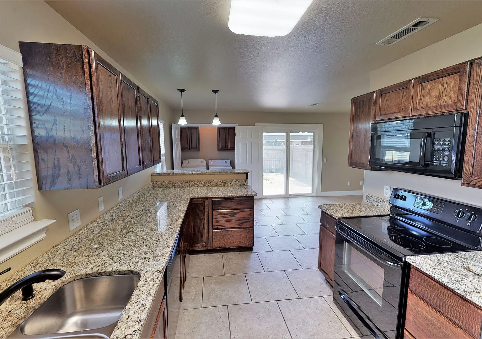 804 Meadowlands Drive — Photo 4