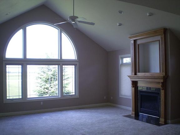 3rd image of 5859 Fountain Vista Dr