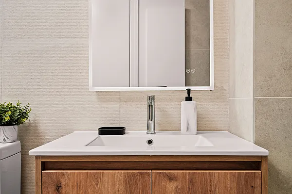 Rented by Nooklyn NYC LLC | media 75