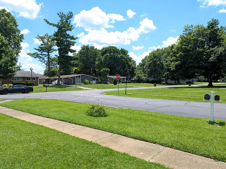 1701 Brentmoor Ln — Photo 28