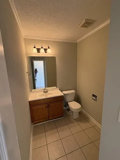 3 bed, 2.5 bath, 1453 sqft, $1,200 — Photo 4