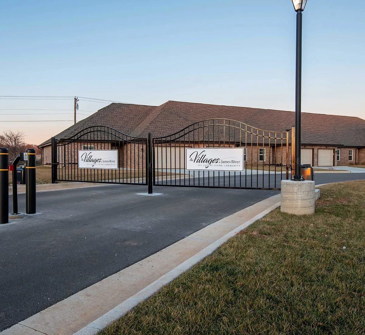 Building Photo - Farmer Branch 55+